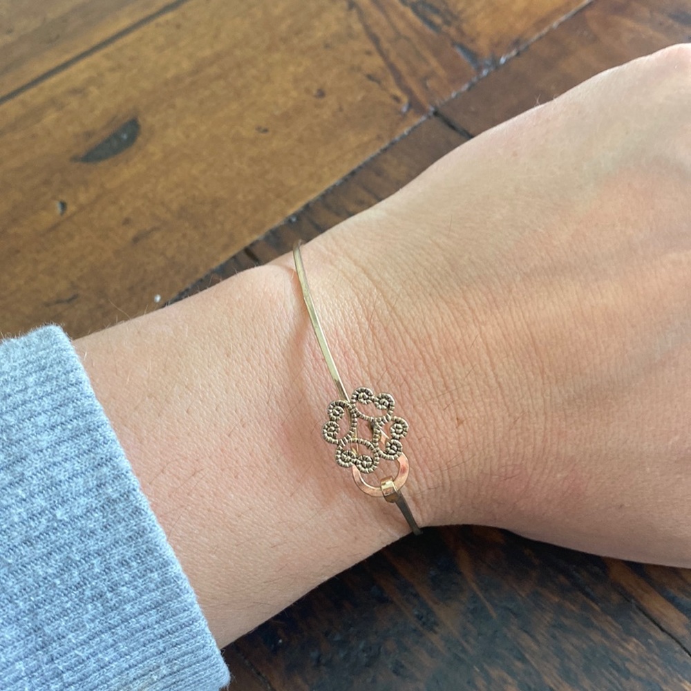 Dainty gold bracelet.